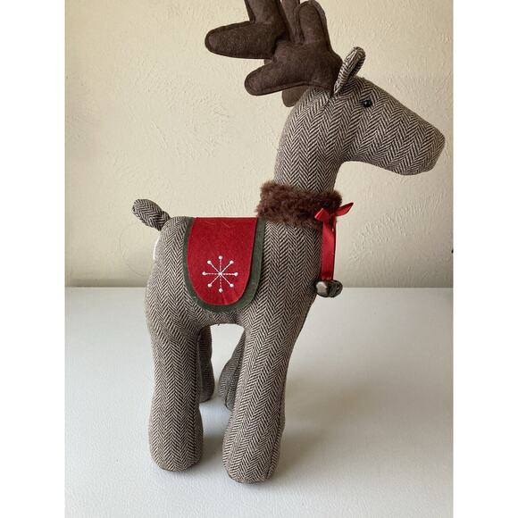 VIN. Fun Farm Christmas Reindeer Plush Stuffed. 18 Inches Tall - Picture 4 of 6